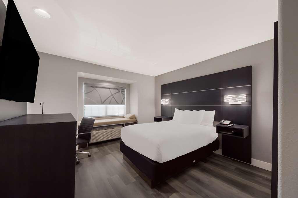 Best Western Seaworld San Antonio Room photo